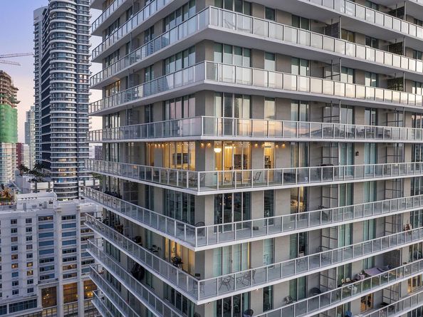 1111 SW 1st Avenue 2420N, Miami FL 33130