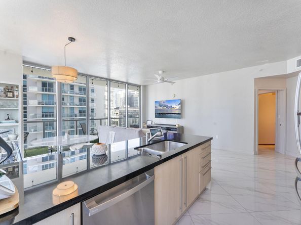 1111 SW 1st Avenue 2420N, Miami FL 33130