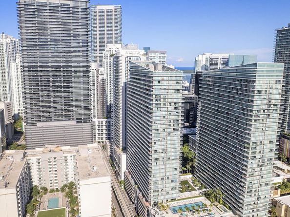 1111 SW 1st Avenue 2420N, Miami FL 33130