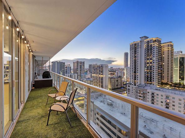 1111 SW 1st Avenue 2420N, Miami FL 33130