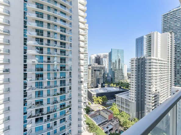 1111 SW 1st Avenue 2420N, Miami FL 33130