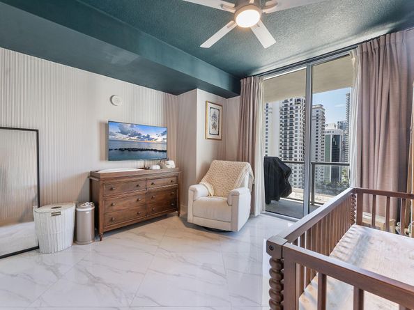 1111 SW 1st Avenue 2420N, Miami FL 33130