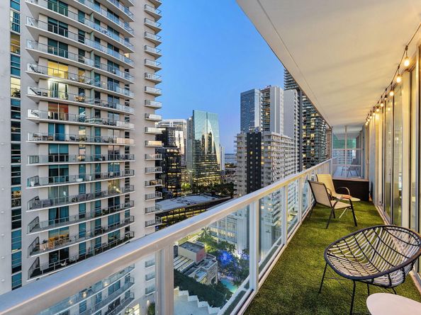 1111 SW 1st Avenue 2420N, Miami FL 33130