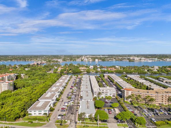 4201 S Ocean Boulevard H2, South Palm Beach FL 33480