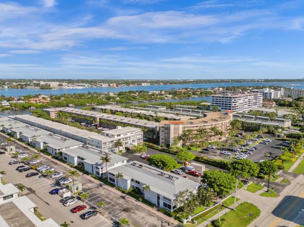4201 S Ocean Boulevard H2, South Palm Beach FL 33480