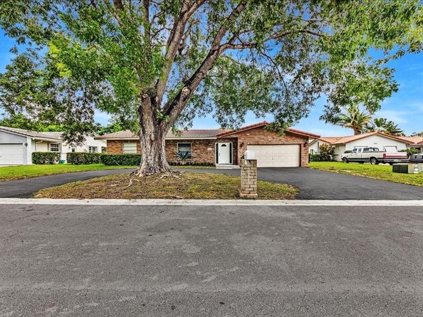 8695 NW 28TH Dr, Coral Springs FL 33065