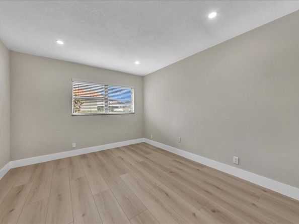 8695 NW 28TH Dr, Coral Springs FL 33065