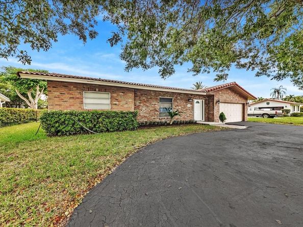 8695 NW 28TH Dr, Coral Springs FL 33065