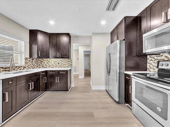 8695 NW 28TH Dr, Coral Springs FL 33065