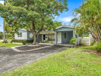 2600 Bahama Dr
