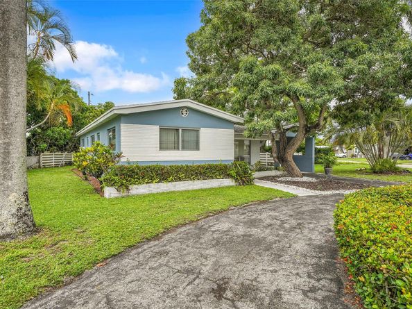 2600 Bahama Dr, Miramar FL 33023