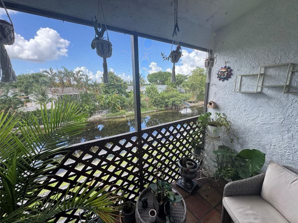 715 Gardens Dr 203, Pompano Beach FL 33069