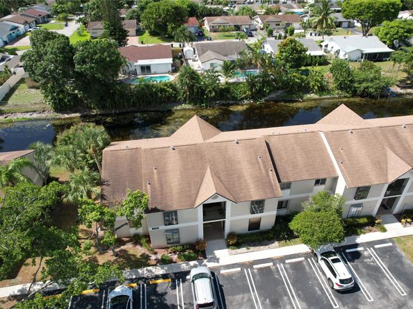 715 Gardens Dr 203, Pompano Beach FL 33069