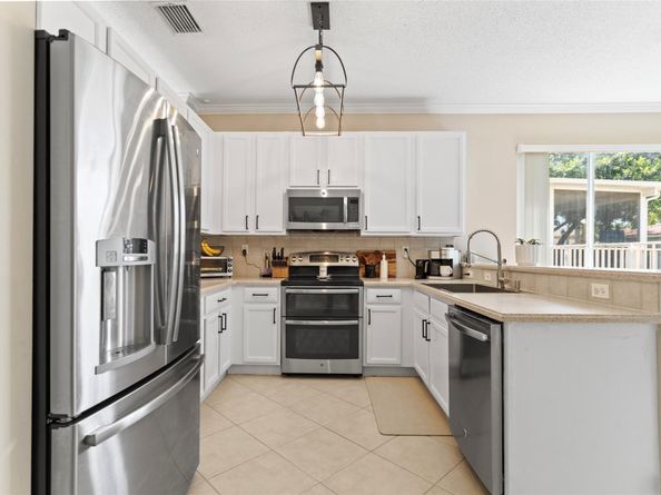 3744 Pebblebrook Mnr, Coconut Creek FL 33073