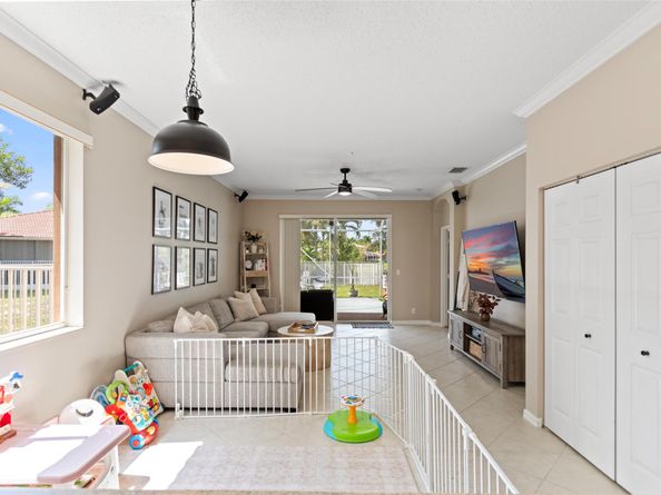 3744 Pebblebrook Mnr, Coconut Creek FL 33073