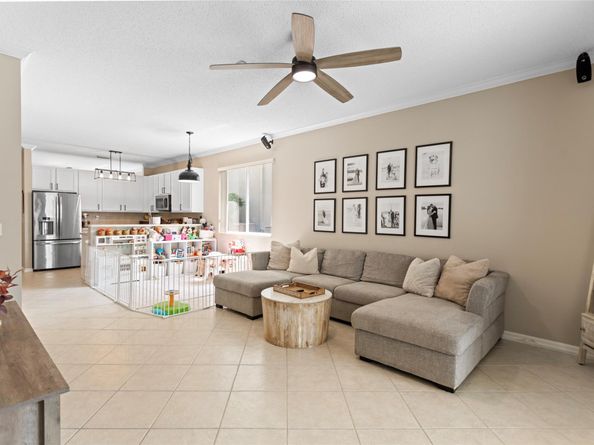 3744 Pebblebrook Mnr, Coconut Creek FL 33073