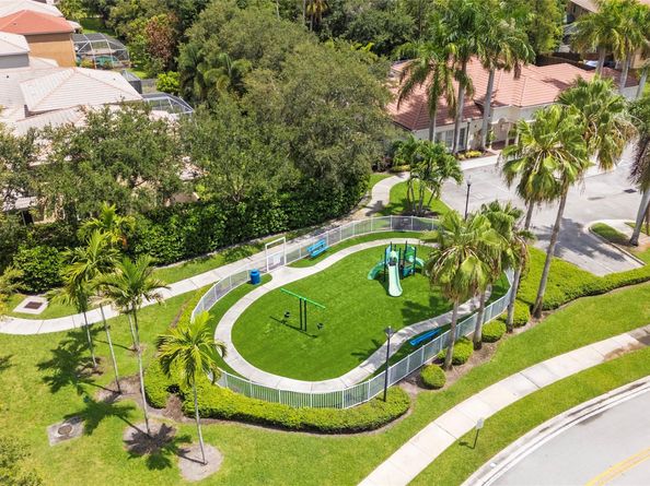 3744 Pebblebrook Mnr, Coconut Creek FL 33073