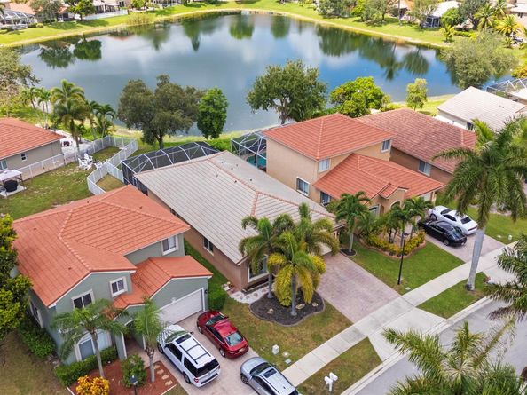 3744 Pebblebrook Mnr, Coconut Creek FL 33073