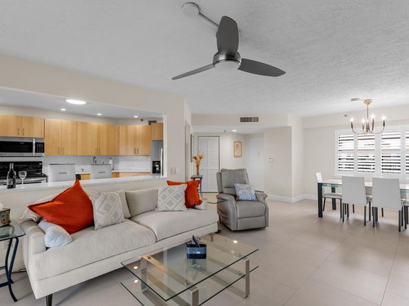 7507 La Paz Boulevard 403, Boca Raton FL 33433