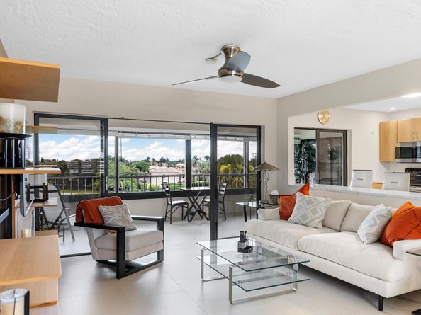 7507 La Paz Boulevard 403, Boca Raton FL 33433