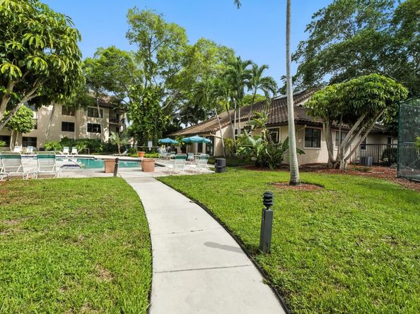 4281 W Mcnab Rd 16, Pompano Beach FL 33069