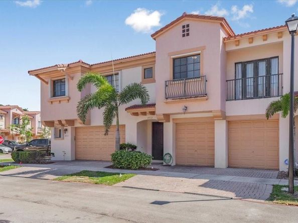 4712 Grand Cypress Cir, Coconut Creek FL 33073