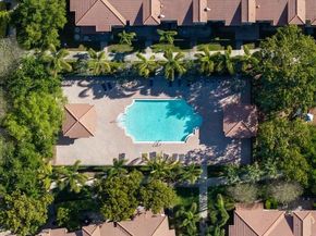 4712 Grand Cypress Cir, Coconut Creek FL 33073