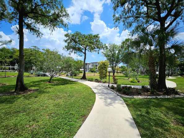 4899 NW 26th Ct 452, Lauderdale Lakes FL 33313