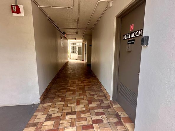 4899 NW 26th Ct 452, Lauderdale Lakes FL 33313