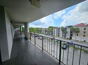 4899 NW 26th Ct 452, Lauderdale Lakes FL 33313