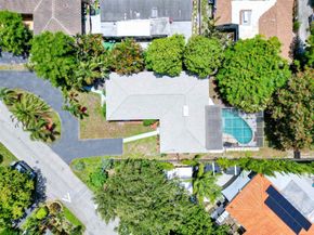1680 NE 34th Lane, Oakland Park FL 33334