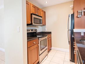 1680 NE 34th Lane, Oakland Park FL 33334