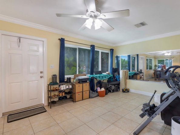 1680 NE 34th Lane, Oakland Park FL 33334