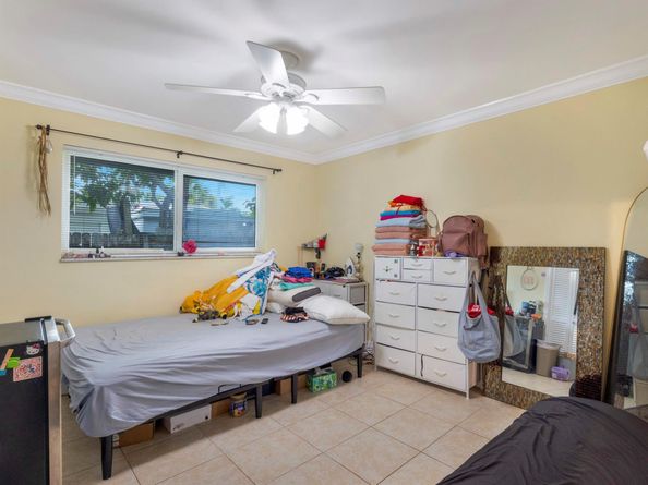 1680 NE 34th Lane, Oakland Park FL 33334