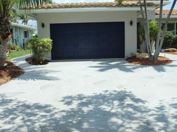 221 SE 10th St