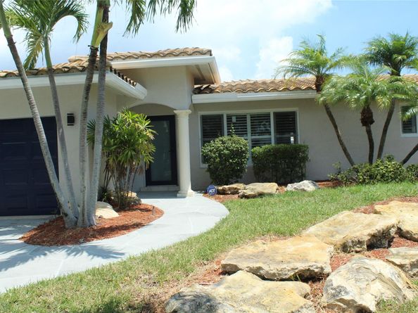221 SE 10th St, Pompano Beach FL 33060