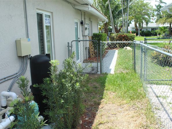 221 SE 10th St, Pompano Beach FL 33060