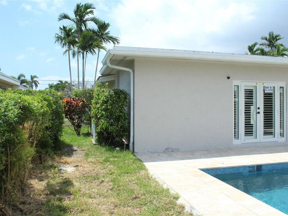 221 SE 10th St, Pompano Beach FL 33060