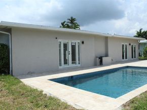 221 SE 10th St, Pompano Beach FL 33060