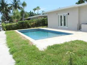 221 SE 10th St, Pompano Beach FL 33060