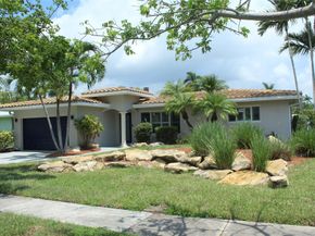 221 SE 10th St, Pompano Beach FL 33060
