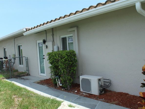 221 SE 10th St, Pompano Beach FL 33060