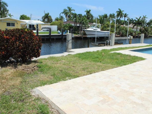 221 SE 10th St, Pompano Beach FL 33060