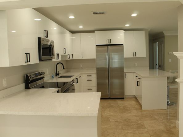 221 SE 10th St, Pompano Beach FL 33060
