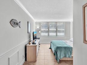 1147 Hillsboro Mile 408, Hillsboro Beach FL 33062