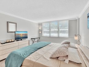 1147 Hillsboro Mile 408, Hillsboro Beach FL 33062