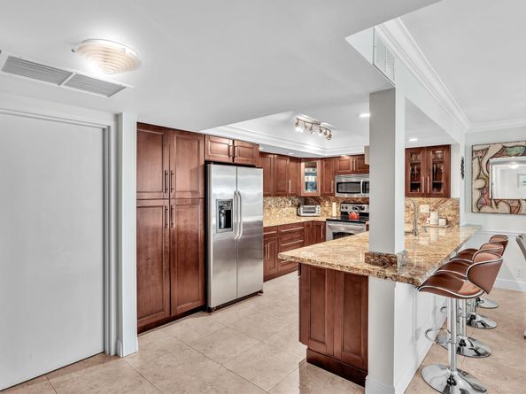 1147 Hillsboro Mile 408, Hillsboro Beach FL 33062