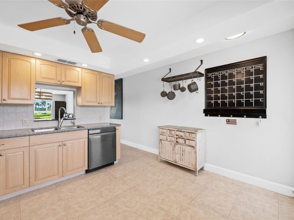 2802 S Victoria Way J3, Coconut Creek FL 33066