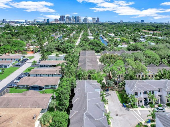 1901 SW 5th Ct, Fort Lauderdale FL 33312