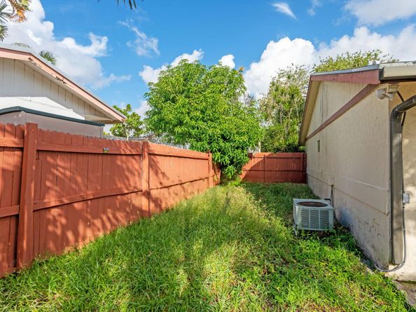 1403 Donwoods Lane, Royal Palm Beach FL 33411